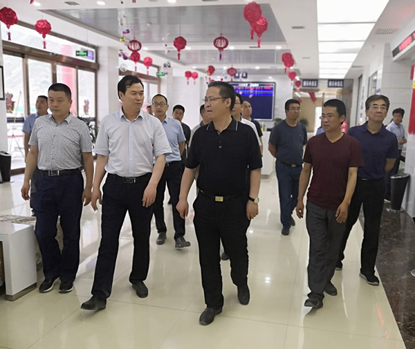 隴南市委常委、組織部部長(zhǎng)楊郃調(diào)研指導(dǎo)市龍江城鄉(xiāng)發(fā)展集團(tuán)公司黨建工作