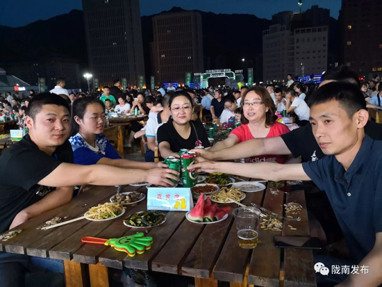 好嗨喲！隴南第一屆青島啤酒節(jié)開幕啦，為期8天