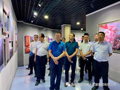 市龍江城鄉(xiāng)發(fā)展集團黨委開展“不忘初心、牢記使命”紀念建黨98周年主題黨日活動
