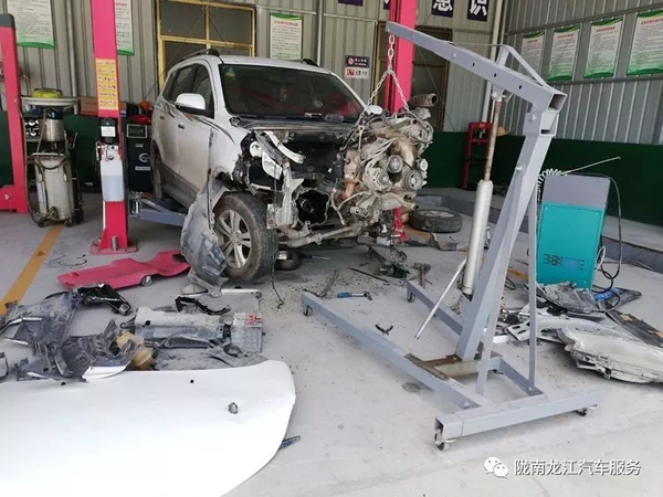 金錘鈑金，銀槍噴漆！龍江汽修值得信賴！