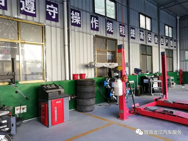 金錘鈑金，銀槍噴漆！龍江汽修值得信賴！