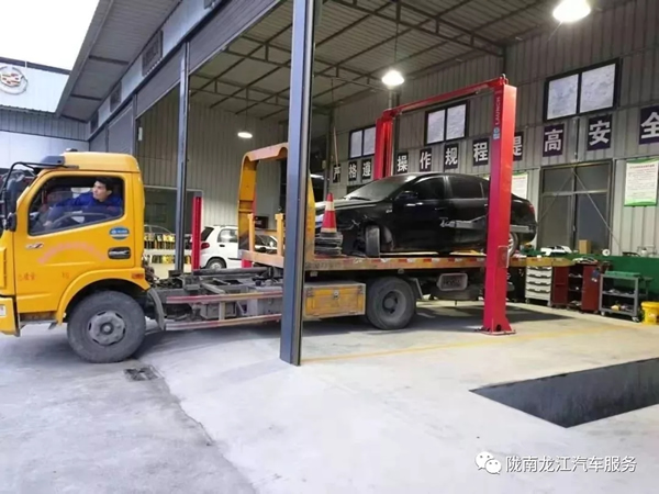 金錘鈑金，銀槍噴漆！龍江汽修值得信賴！